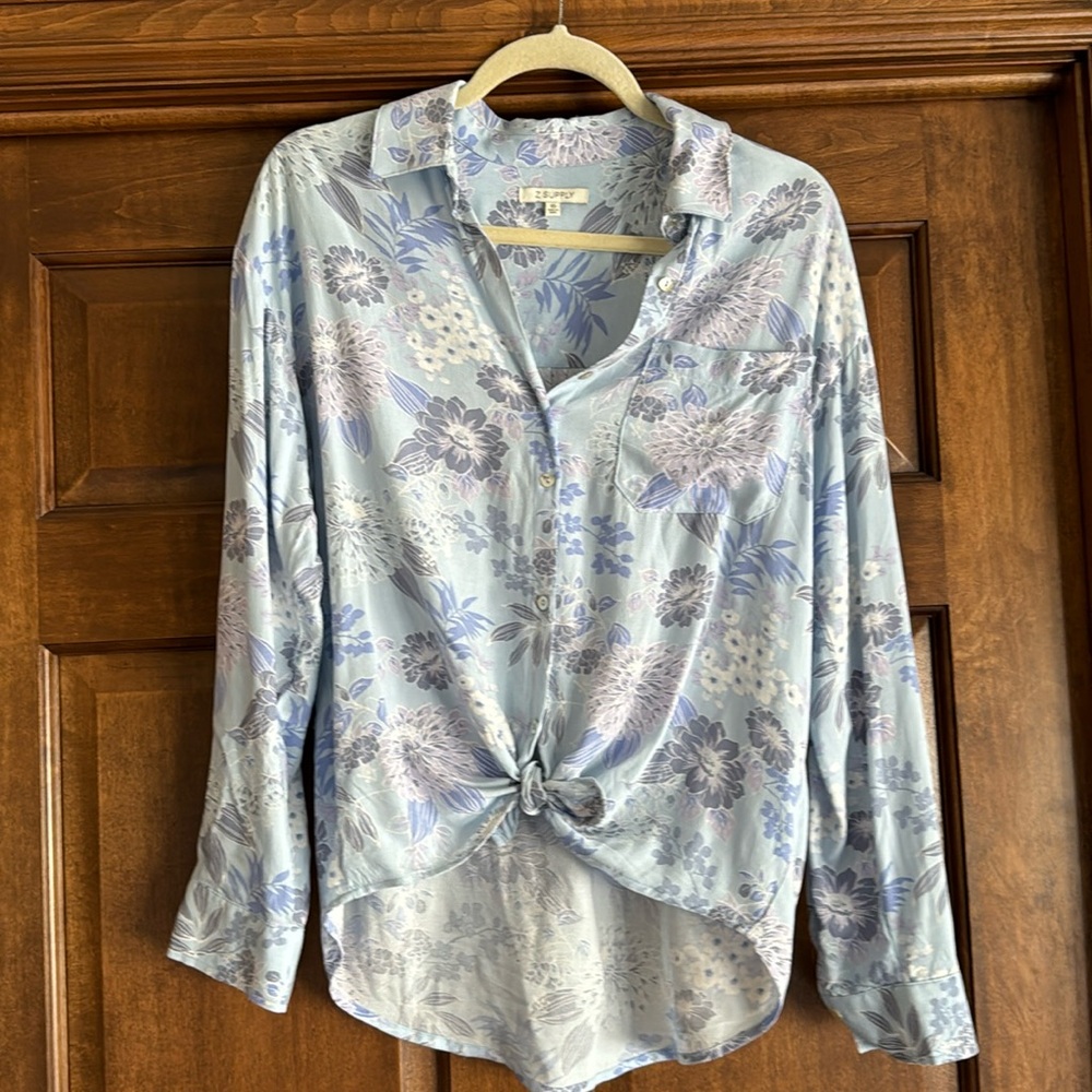 💙NWOT Z Supply 100% Rayon Light Blue Floral Long Sleeve Blouse size XS
